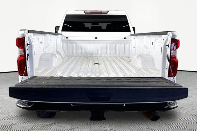 Used 2023 White Chevrolet Custom image 7