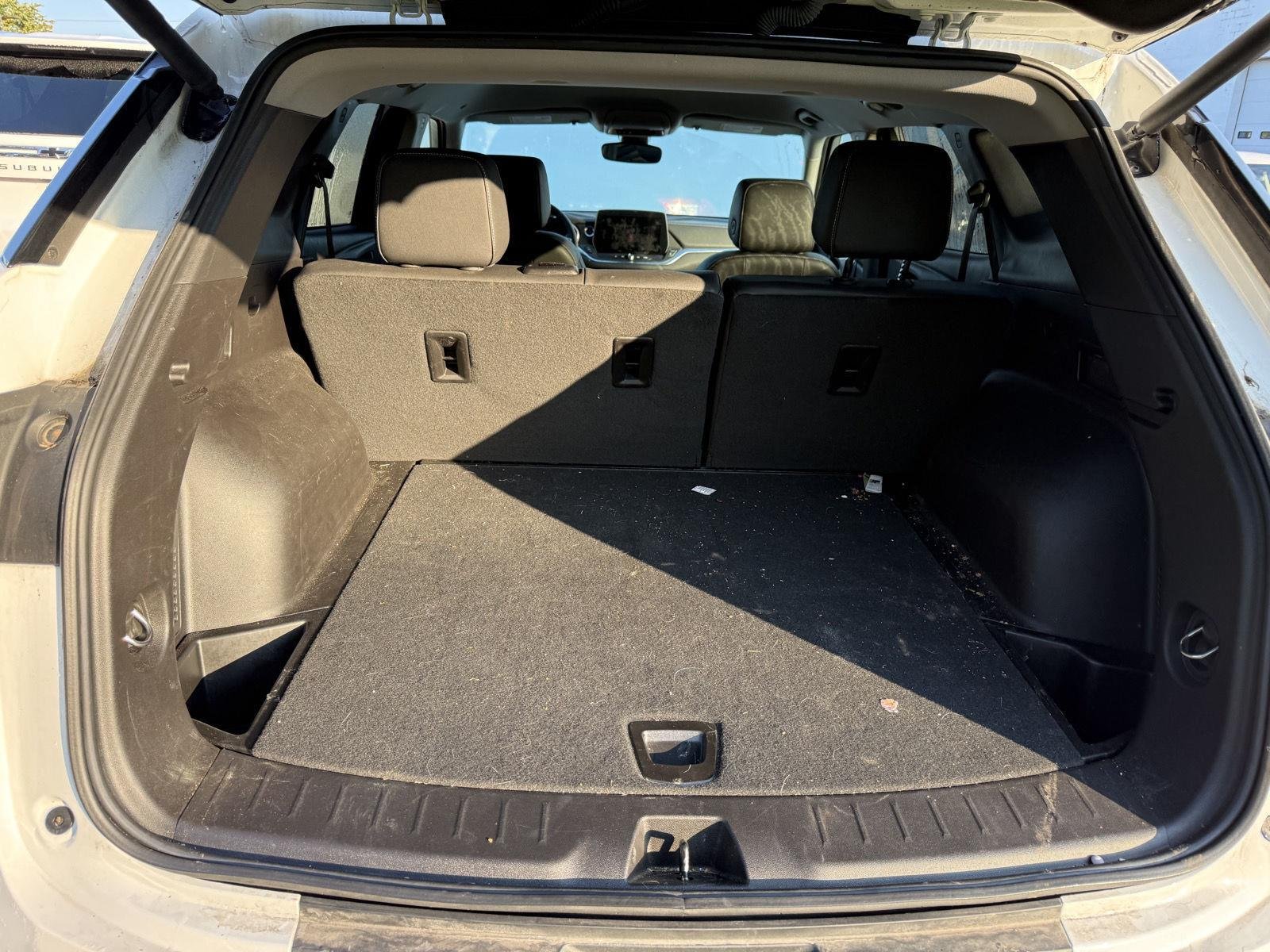 Used 2024 Summit White Chevrolet LT image 8