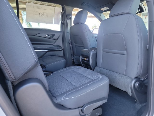 New 2027 Polar White Tricoat Chevrolet LT image 18