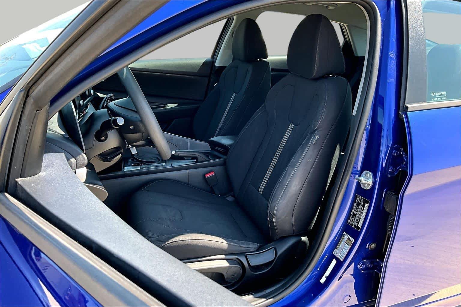 Used 2021 Intense Blue Hyundai SE image 8