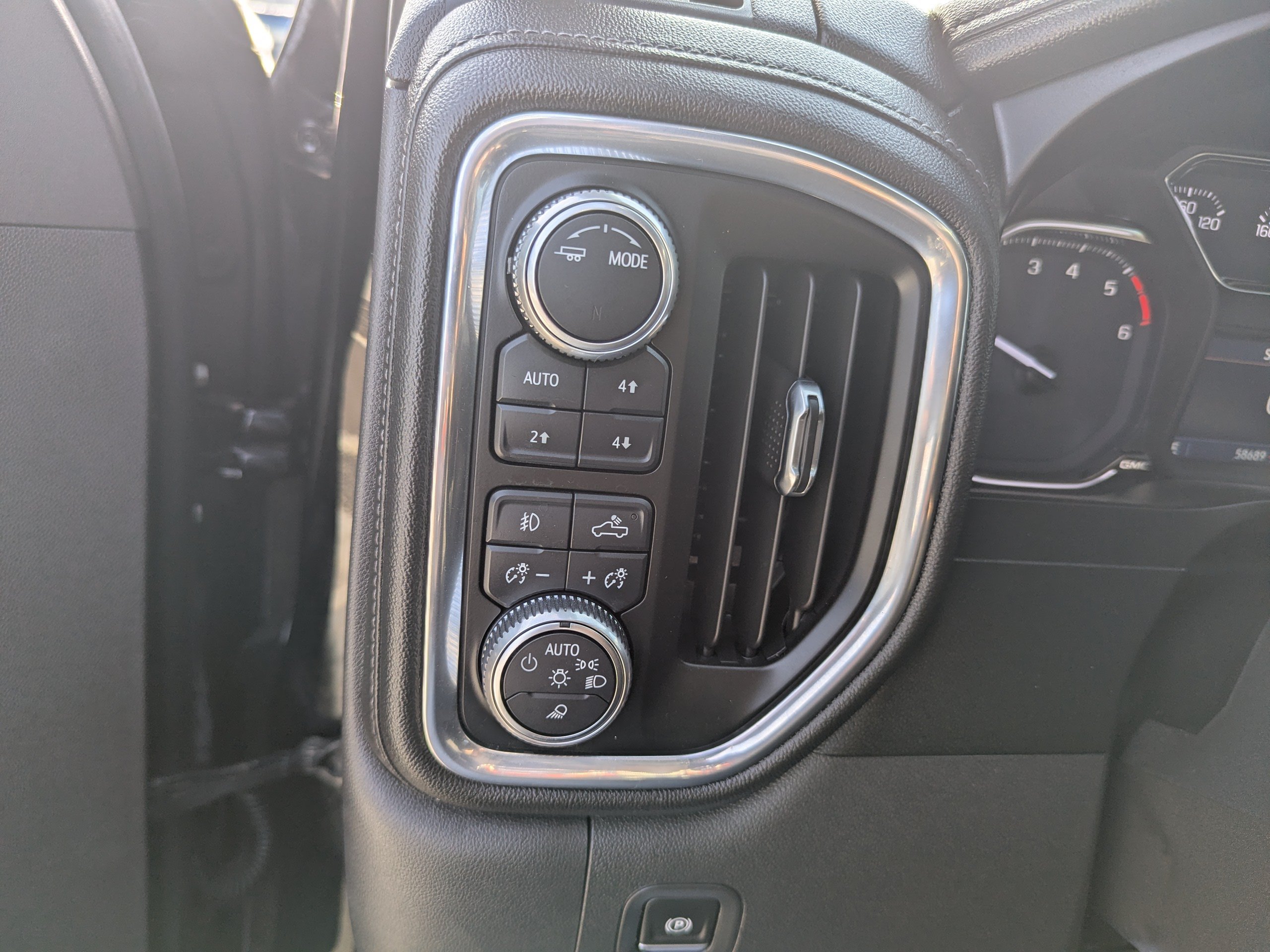 Used 2020 ONYX BLACK GMC Elevation image 14