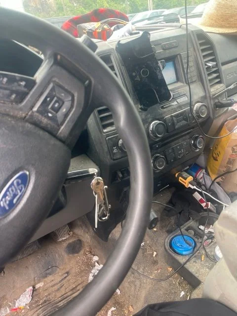 Used 2018 White Ford XL image 11