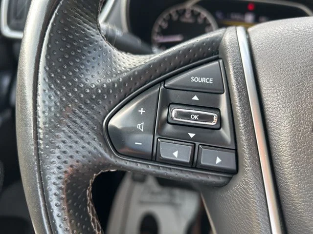 Used 2021 Black Nissan 3.5 SL image 33