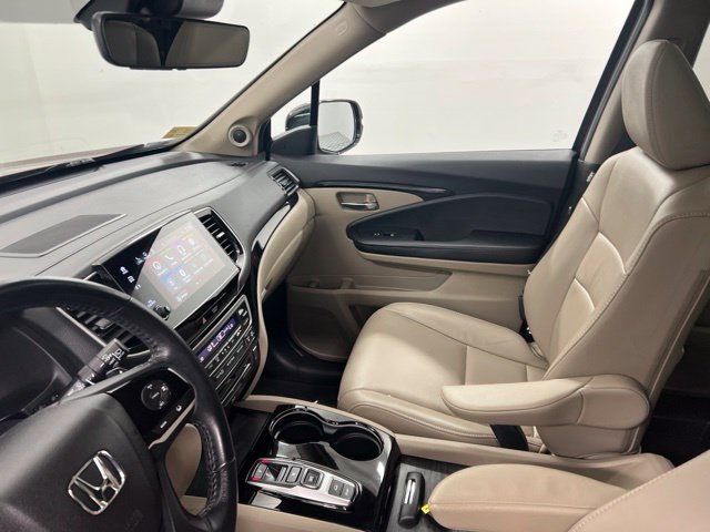 Used 2022 Red Honda Touring image 21