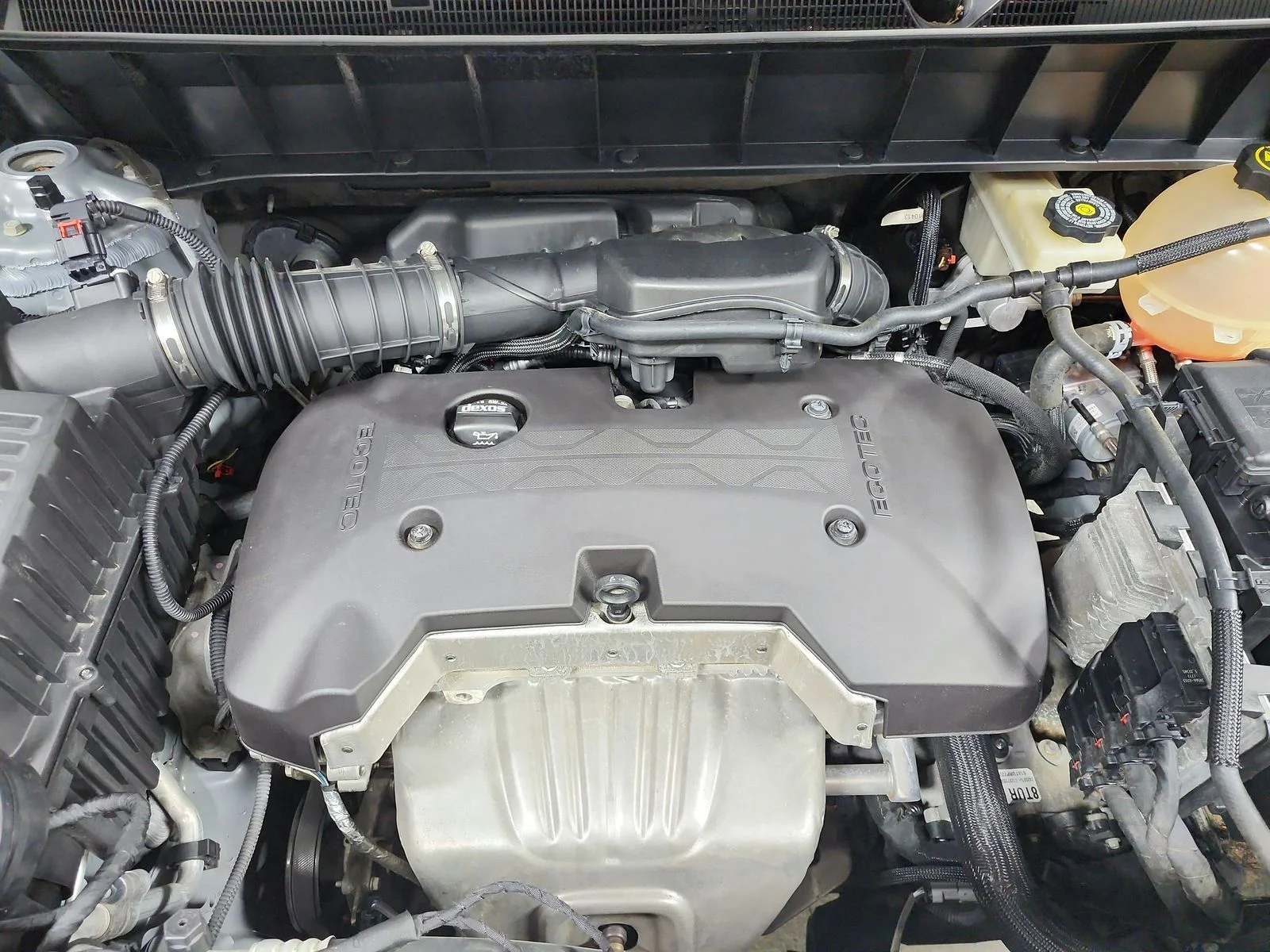 Used 2018 Silver GMC SLE-2 image 18