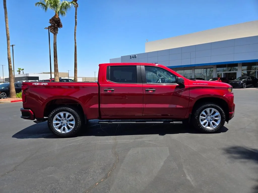 Used 2022 Cherry Red Tintcoat Chevrolet Custom image 7