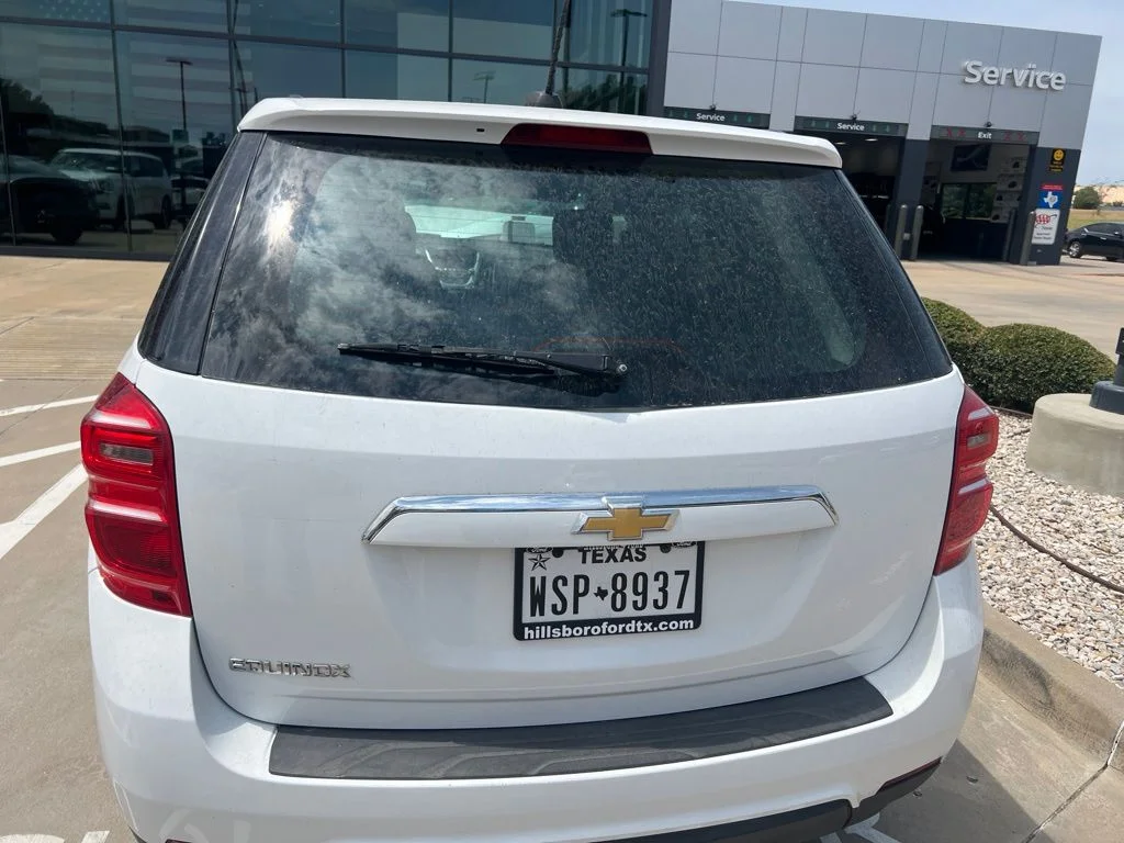 Used 2017 White Chevrolet LS image 11