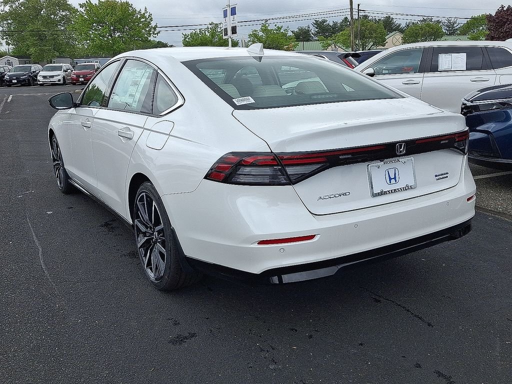 New 2026 Platinum White Pearl Honda Touring Hybrid image 3