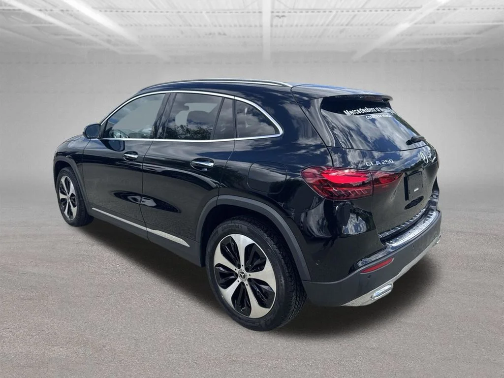 Used 2026 Black Mercedes-Benz GLA 250 image 3