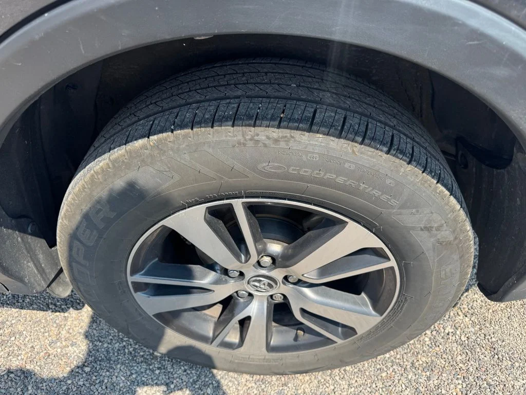 Used 2018 Magnetic Gray Metallic Toyota XLE image 10