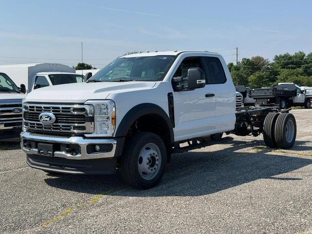 2027 Ford Super Duty F-450 DRW XL 4WD SuperCab 168" WB 60" CA