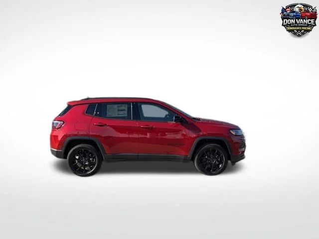 New 2026 Red Hot Pearlcoat Jeep Latitude image 7