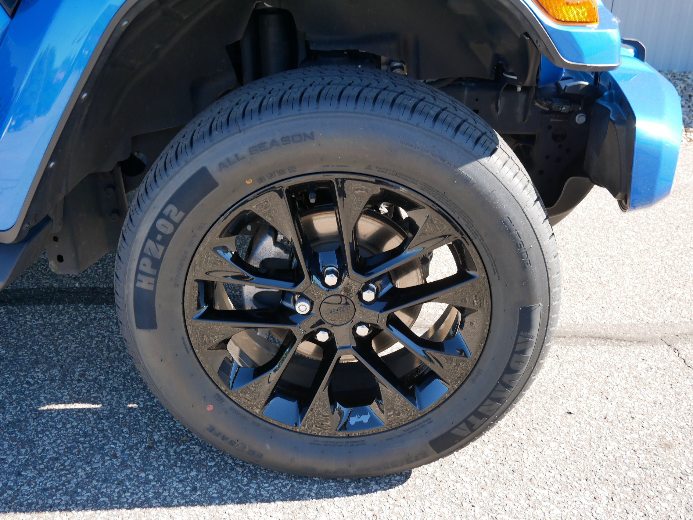 Certified Used 2022 Hydro Blue Pearlcoat Jeep Unlimited High Altitude image 9