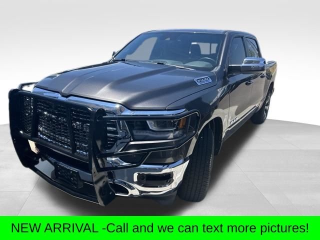 2024 RAM 1500 Laramie 4x4 Crew Cab 5'7's photo