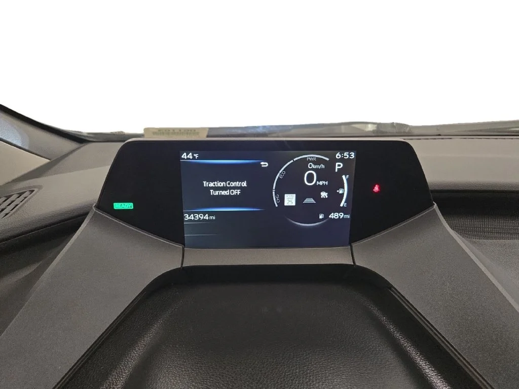 Used 2025 Silver Toyota LE image 20