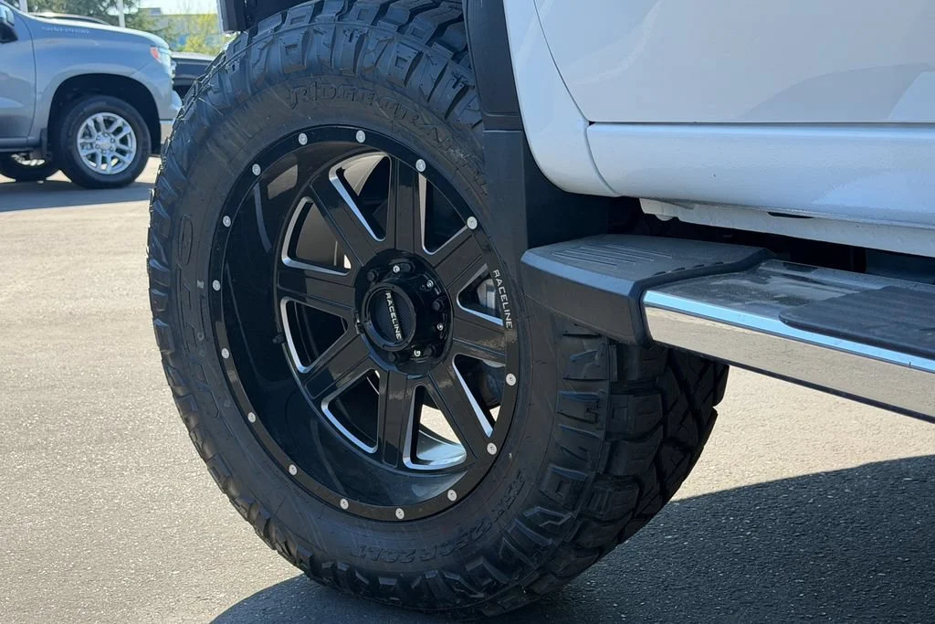 New 2026 Summit White GMC SLE image 14