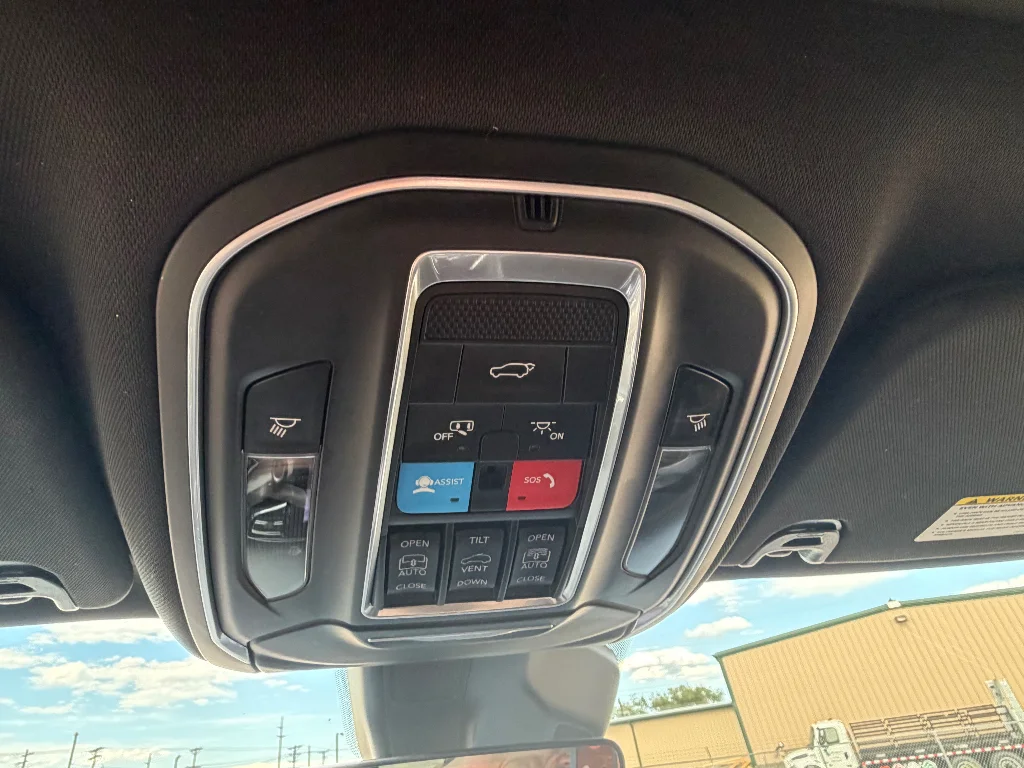 Used 2022 Baltic Gray Metallic Clearcoat Jeep Series I image 30