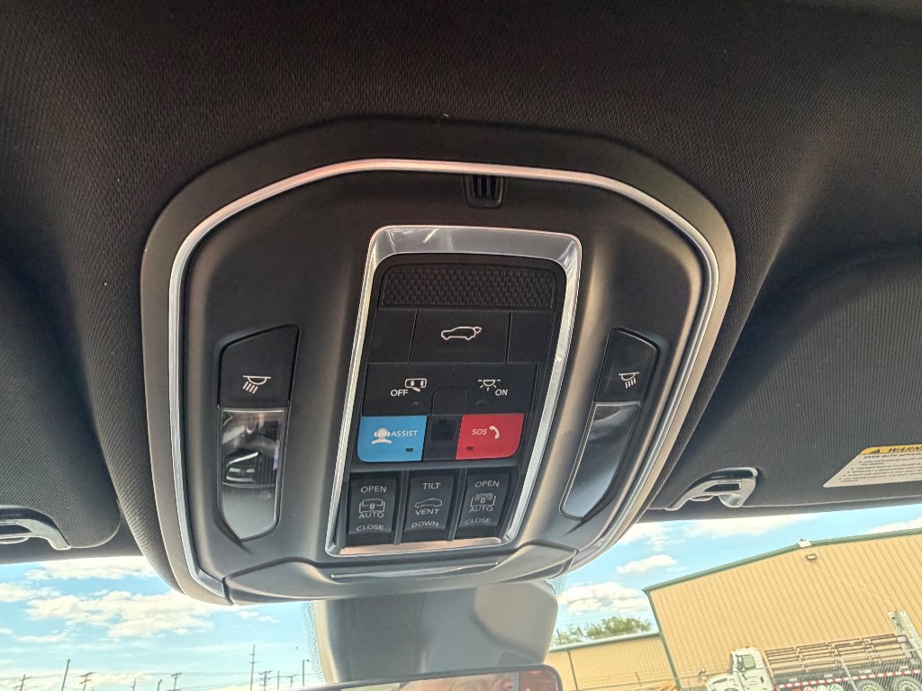 Used 2022 Baltic Gray Metallic Clearcoat Jeep Series I image 30
