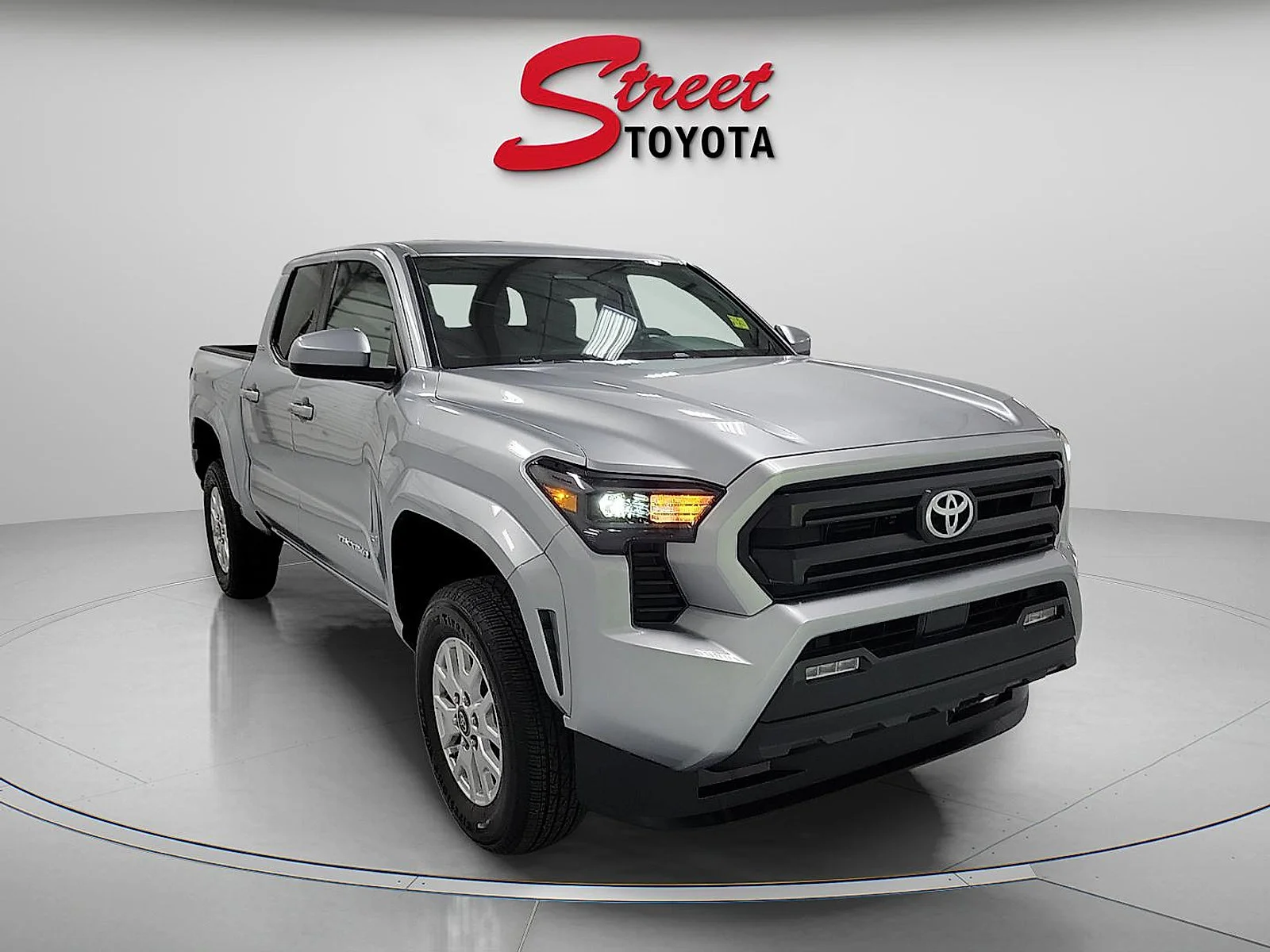 Certified Used 2025 Silver Toyota  image 5