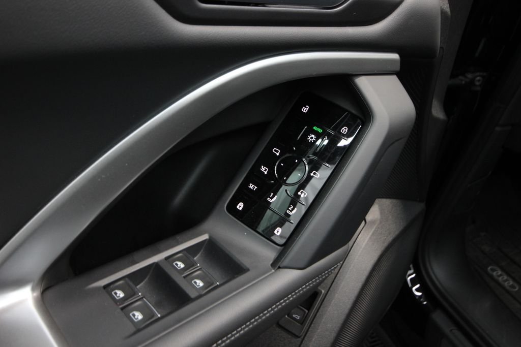 2025 Audi Q5 Premium - Photo 14