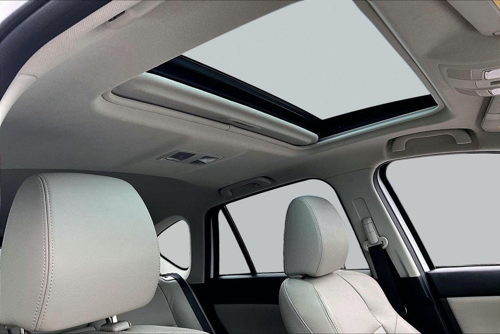Used 2014 White Mazda Grand Touring image 15