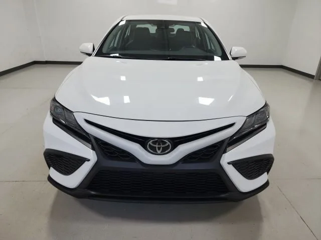 Used 2024 Ice Cap Toyota SE image 5