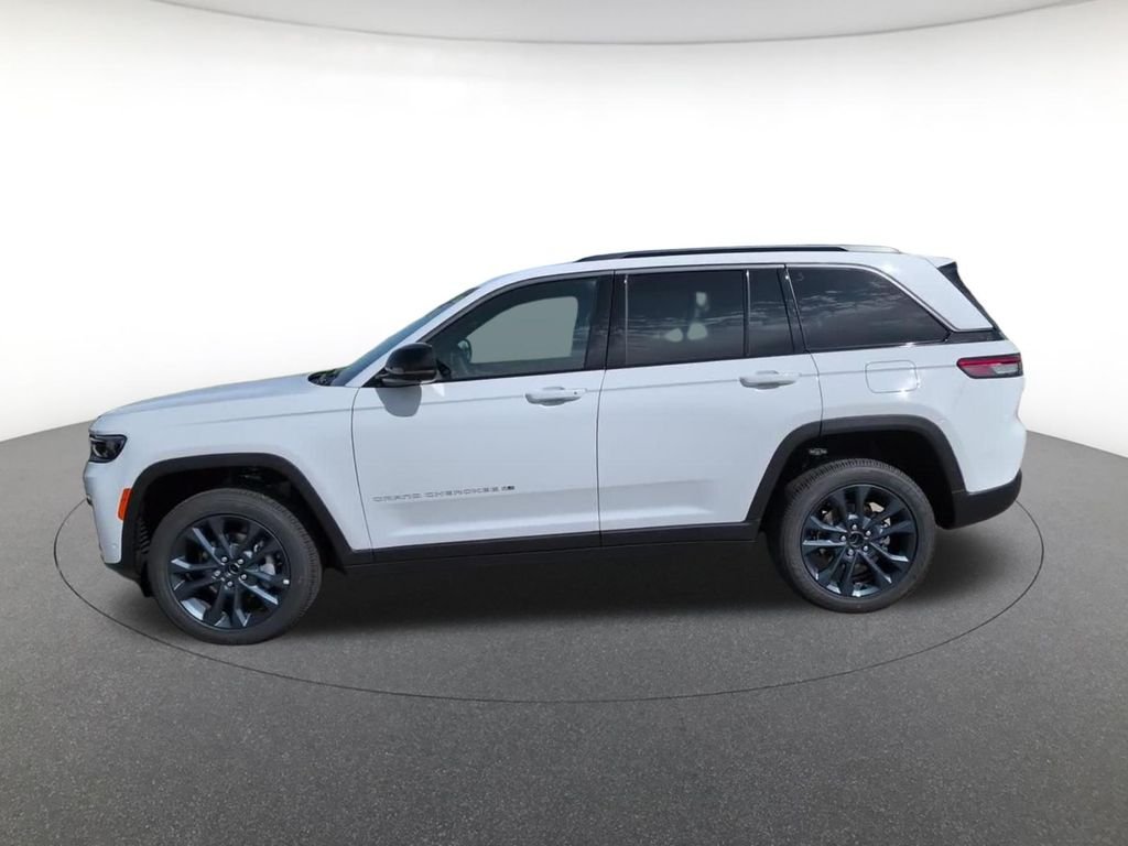 New 2026 White Jeep  image 12