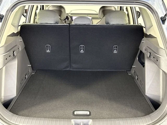 New 2027 Pale Gray Kia S image 22