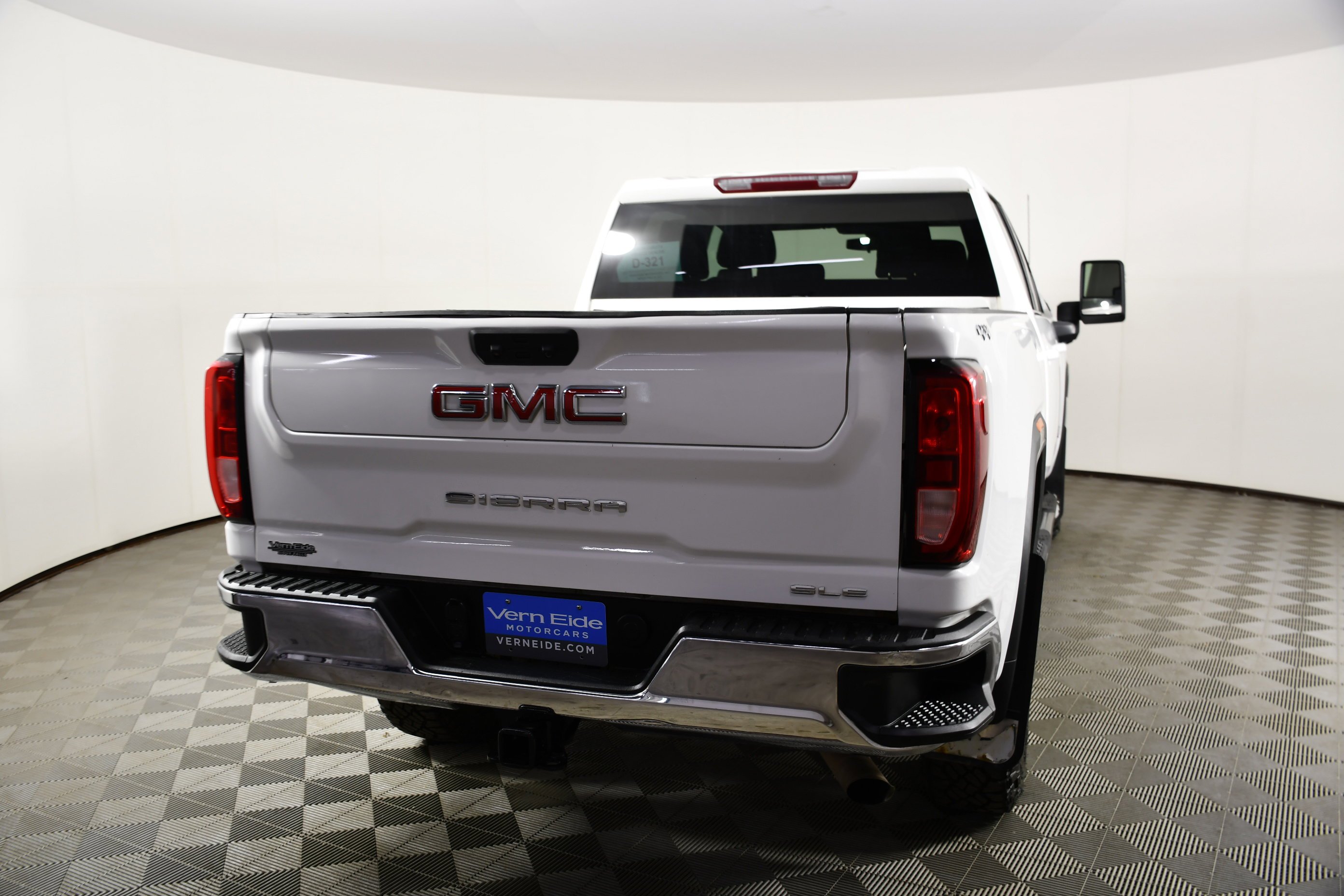 Used 2022 White GMC SLE image 7