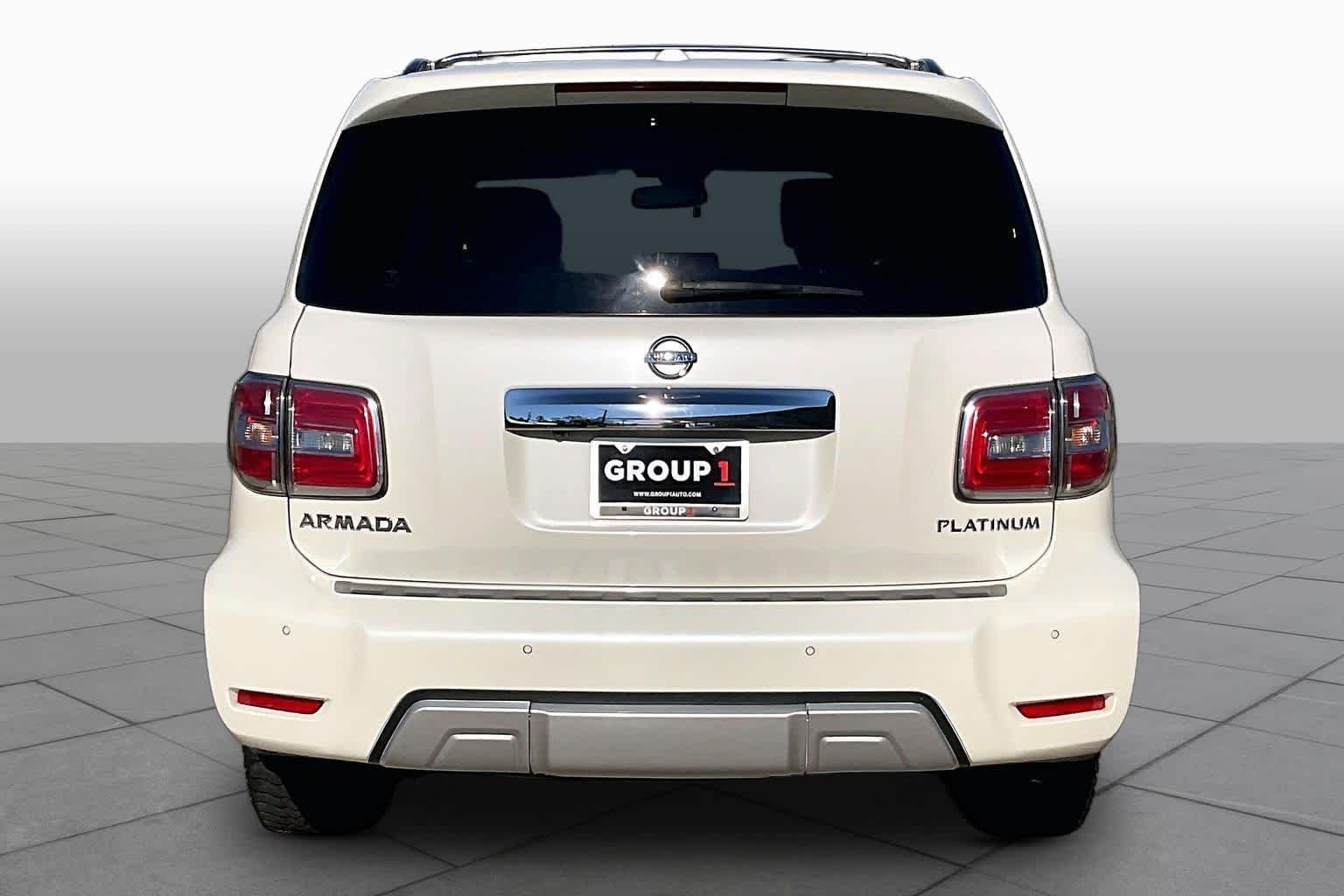 Used 2017 Pearl White Nissan Platinum image 4