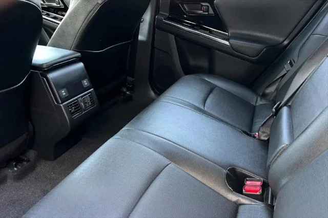 Certified Used 2023 ELEMENTAL SILVER Toyota  image 15