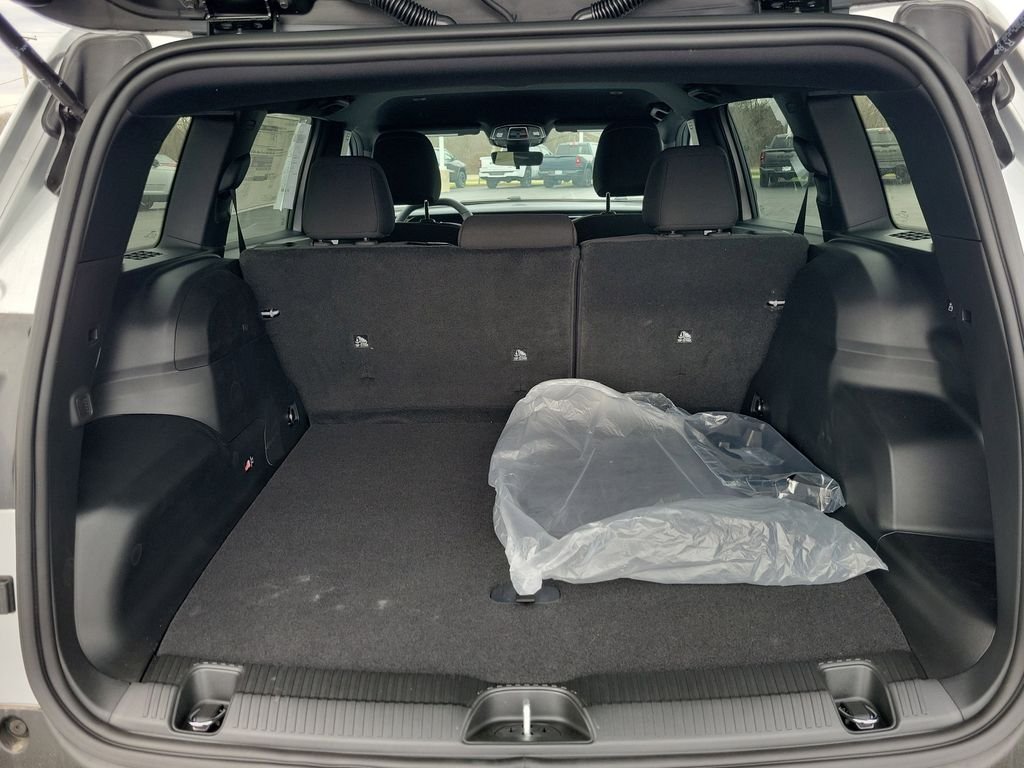 New 2026 Silver Zynith Clearcoat Jeep Laredo image 5