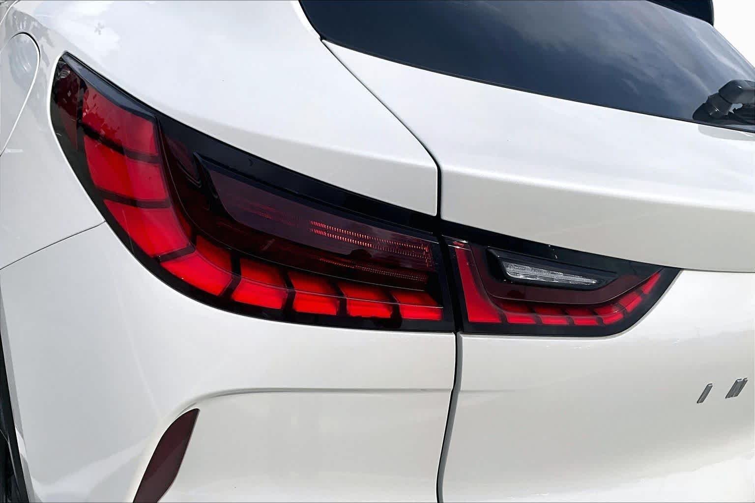 Used 2023 Majestic White INFINITI LUXE image 28