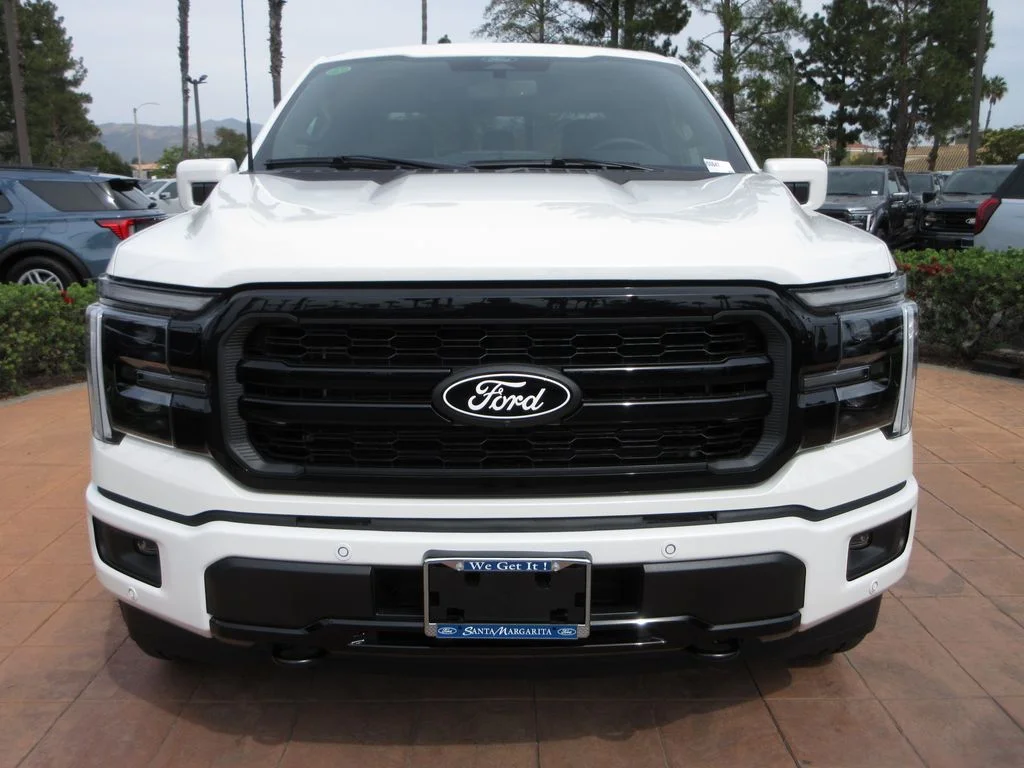 New 2026 Star White Metallic Tri-Coat Ford Lariat image 7