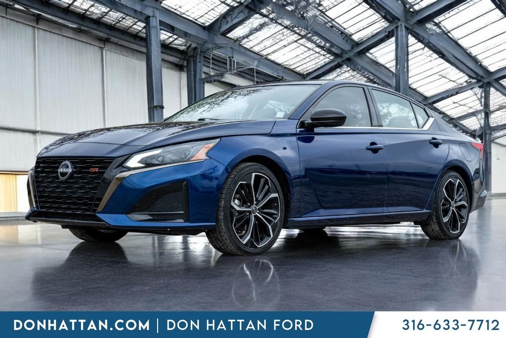 2023 Nissan Altima SR