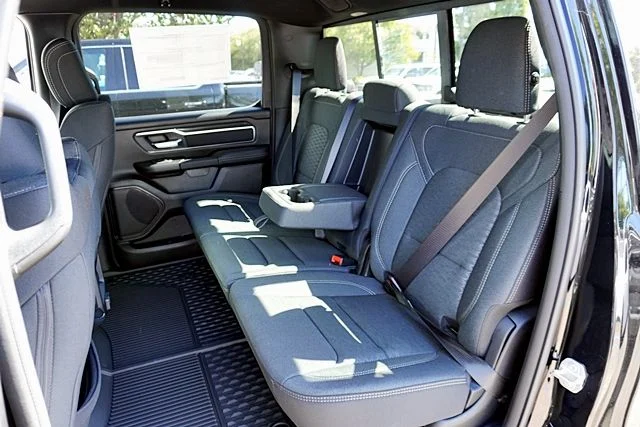 New 2026 Diamond Black Crystal Pearl-Coat Exterior Paint RAM Big Horn/Lone Star image 19