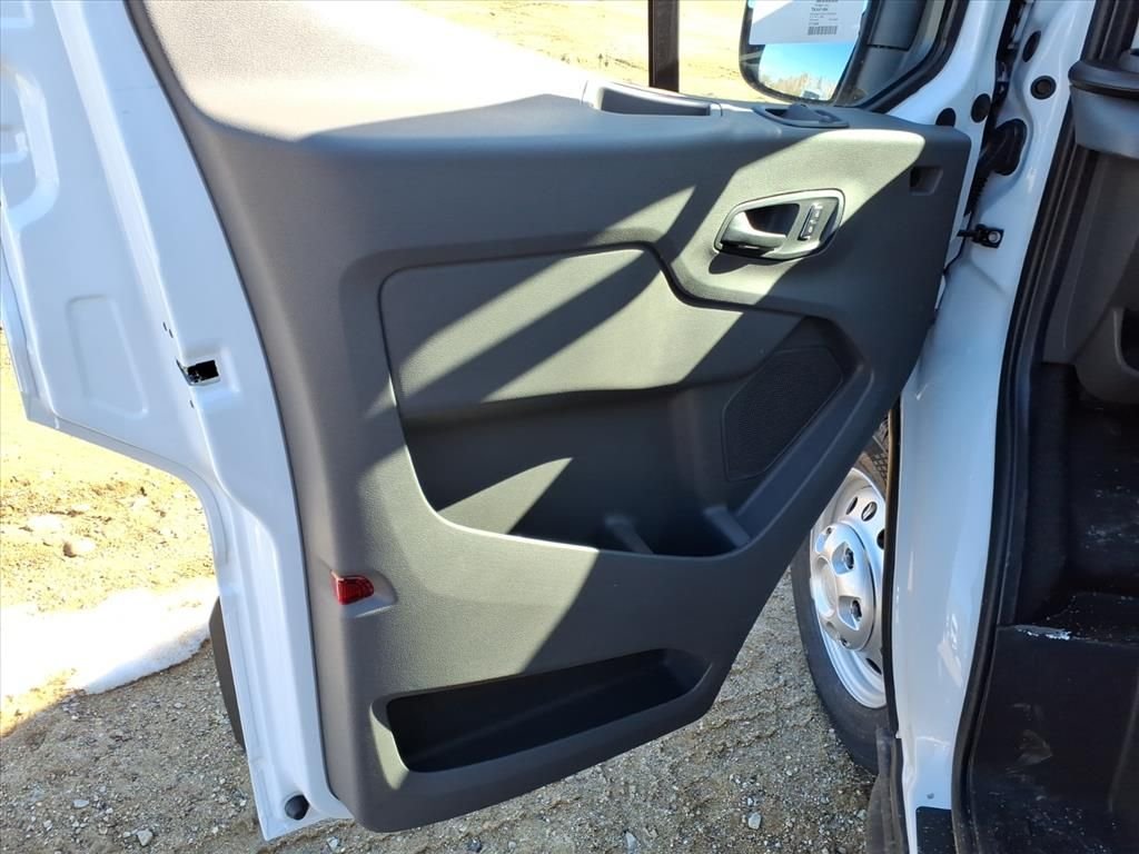 New 2026 Oxford White Ford Cargo Van image 24