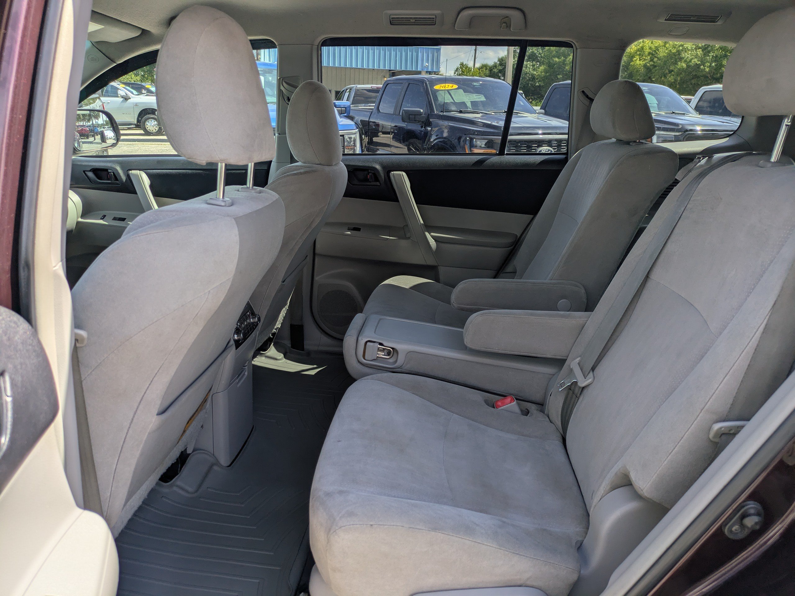 Used 2012 Red Toyota  image 13