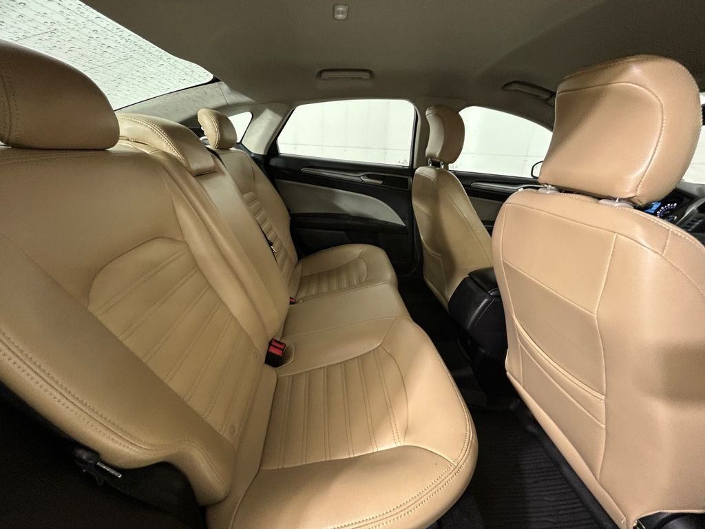 Used 2019 Silver Ford S image 17