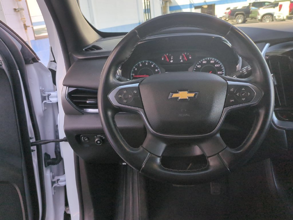 Used 2023 Summit White Chevrolet LT Cloth image 20