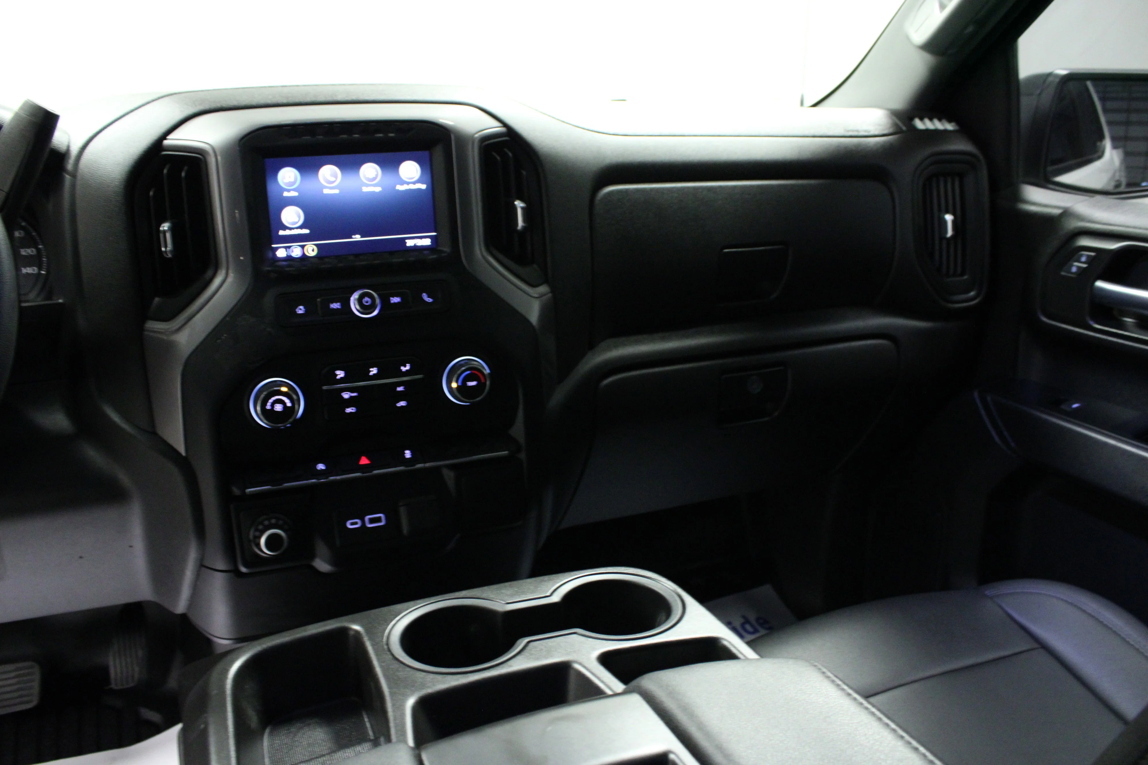 Used 2022 Summit White Chevrolet WT image 19