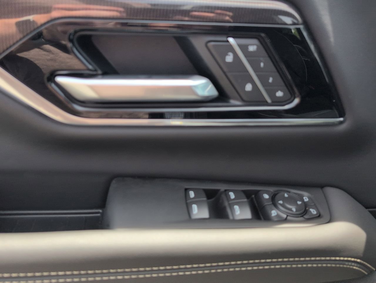 New 2026 Sterling Metallic GMC Elevation image 23