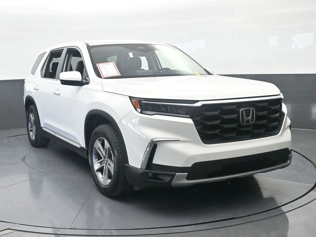 Used 2025 White Honda EX-L image 9