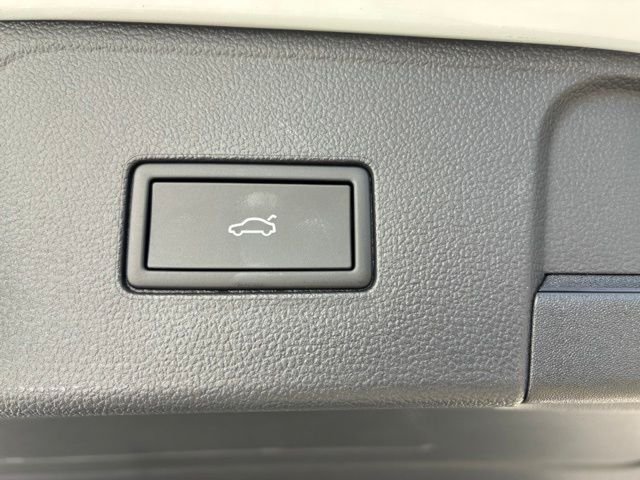 New 2026 Opal White Pearl Volkswagen SE w/Technology image 6