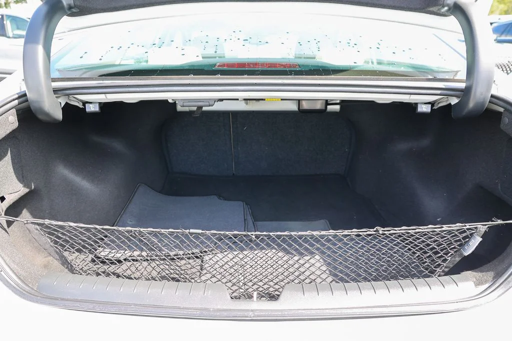 Used 2015 White Hyundai SE image 35