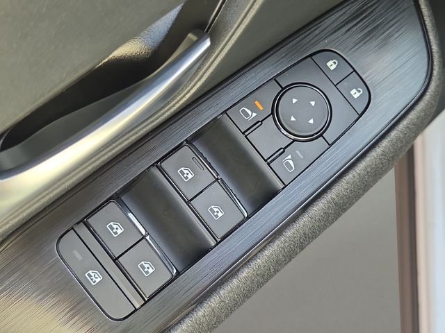 New 2026 Aspen White TriCoat / Super Black Two-tone Nissan SV image 13