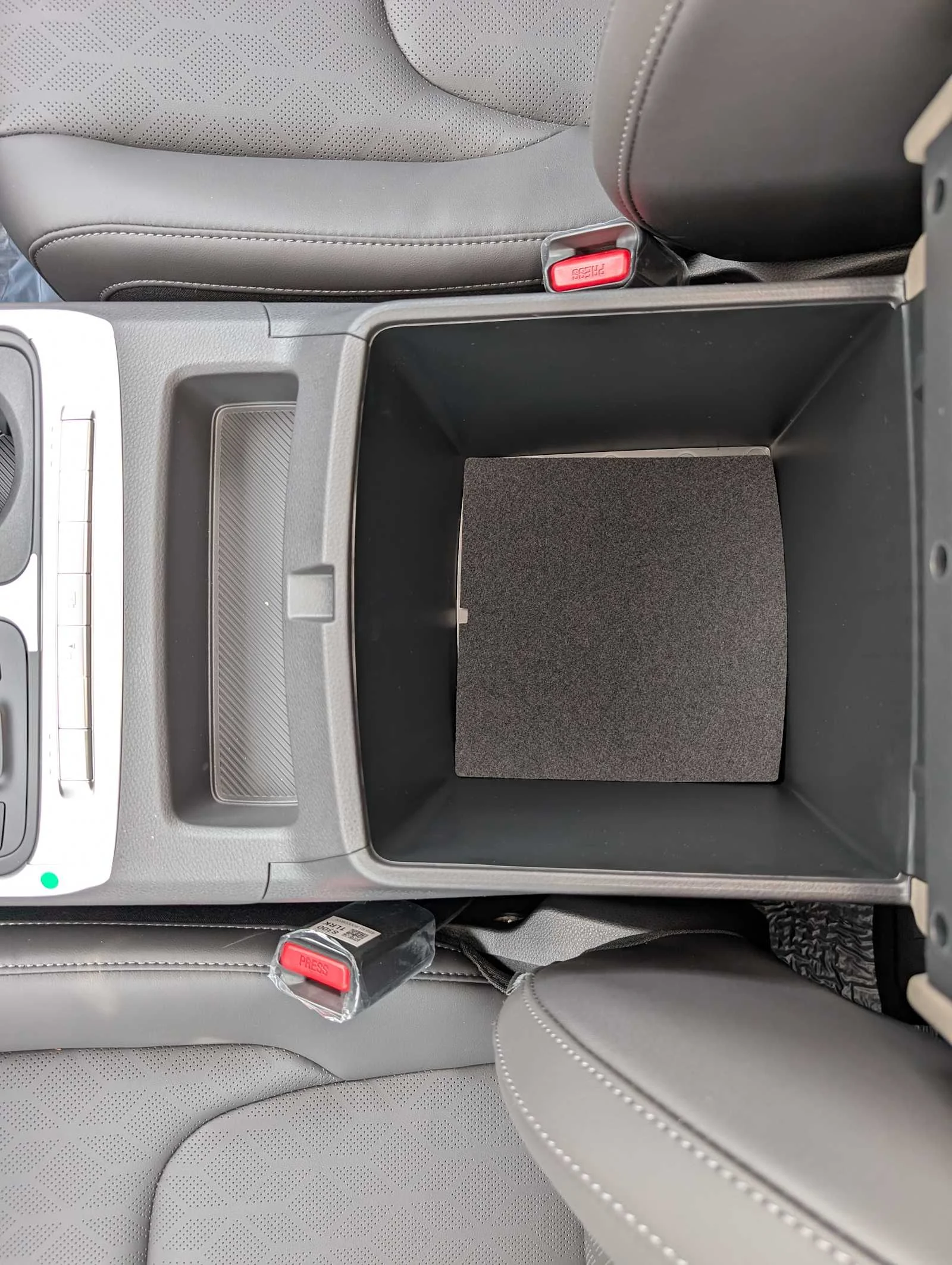 New 2027 Ceramic Silver Kia LXS image 14