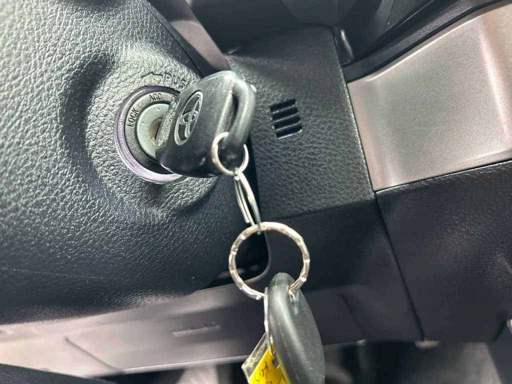 Used 2017 Silver Toyota SR5 image 24
