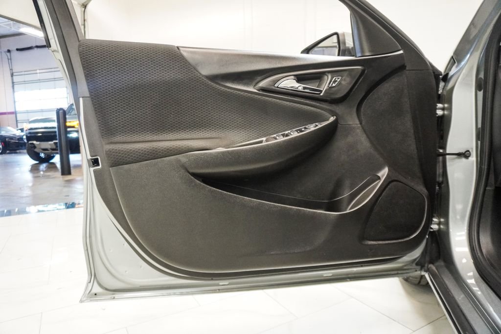 Used 2025 Gray Chevrolet LT image 17