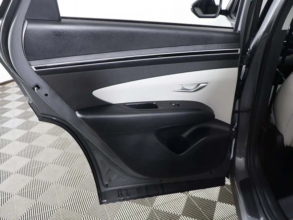 Used 2024 Gray Hyundai SEL image 25